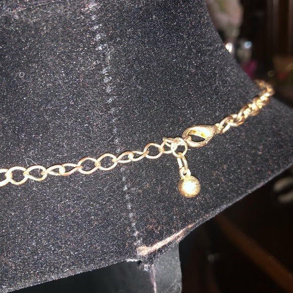 NWOT Necklace with matching earrings - Picture 6 of 6